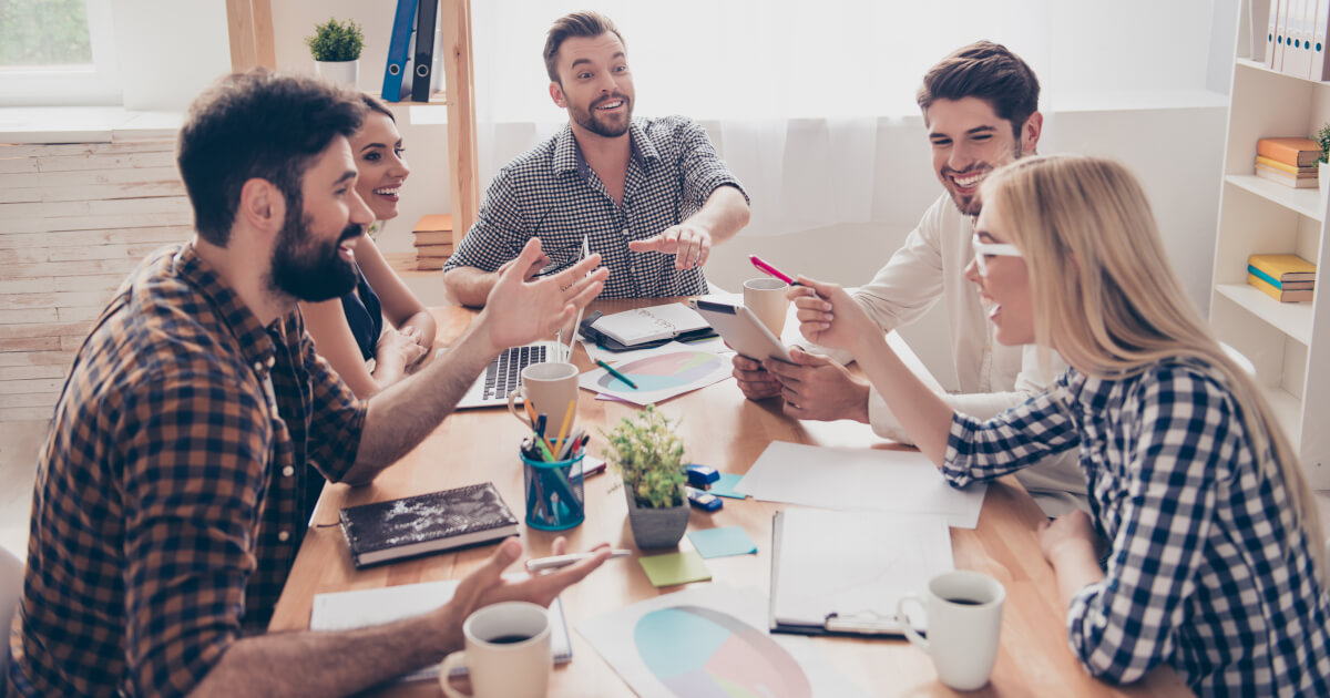 Dialogo Tra Due Persone Che Si Incontrano