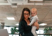 La nascita di un figlio al momento giusto: una mossa strategica nella vita della donna d’affari moderna La nascita di un figlio al momento giusto: una mossa strategica nella vita della donna d'affari moderna